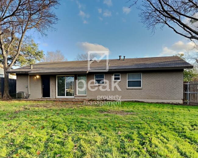 Building Photo - $1799! Beautiful 3Bed/2Bath home in FORT WORTH! Free application through 8/10! See information in...