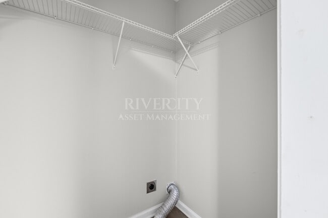 Building Photo - 1381 Laudeen Dr