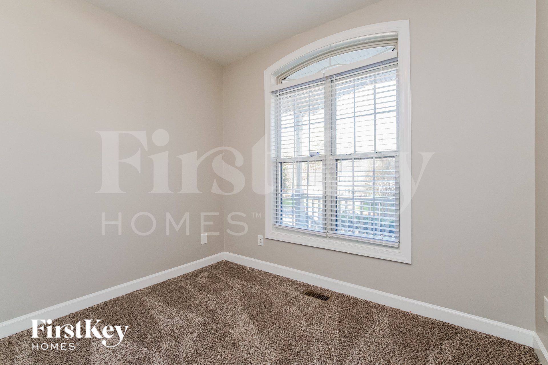 Building Photo - 4104 Mangrove Dr