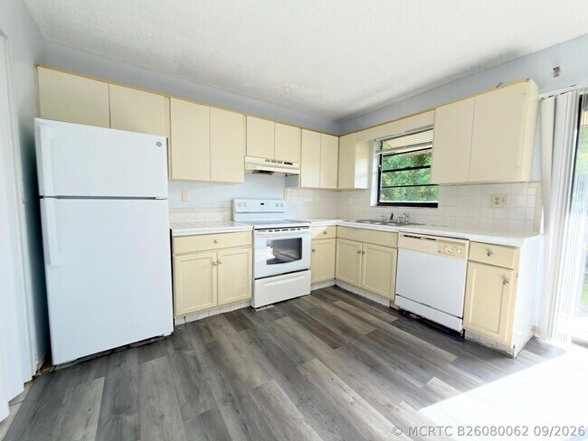 Building Photo - 4885 Badger Rd