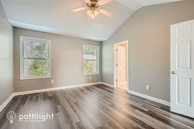 Building Photo - 213 Logan Creek Lane