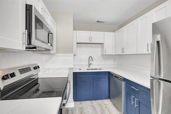Building Photo - 7015 Filbert Ln