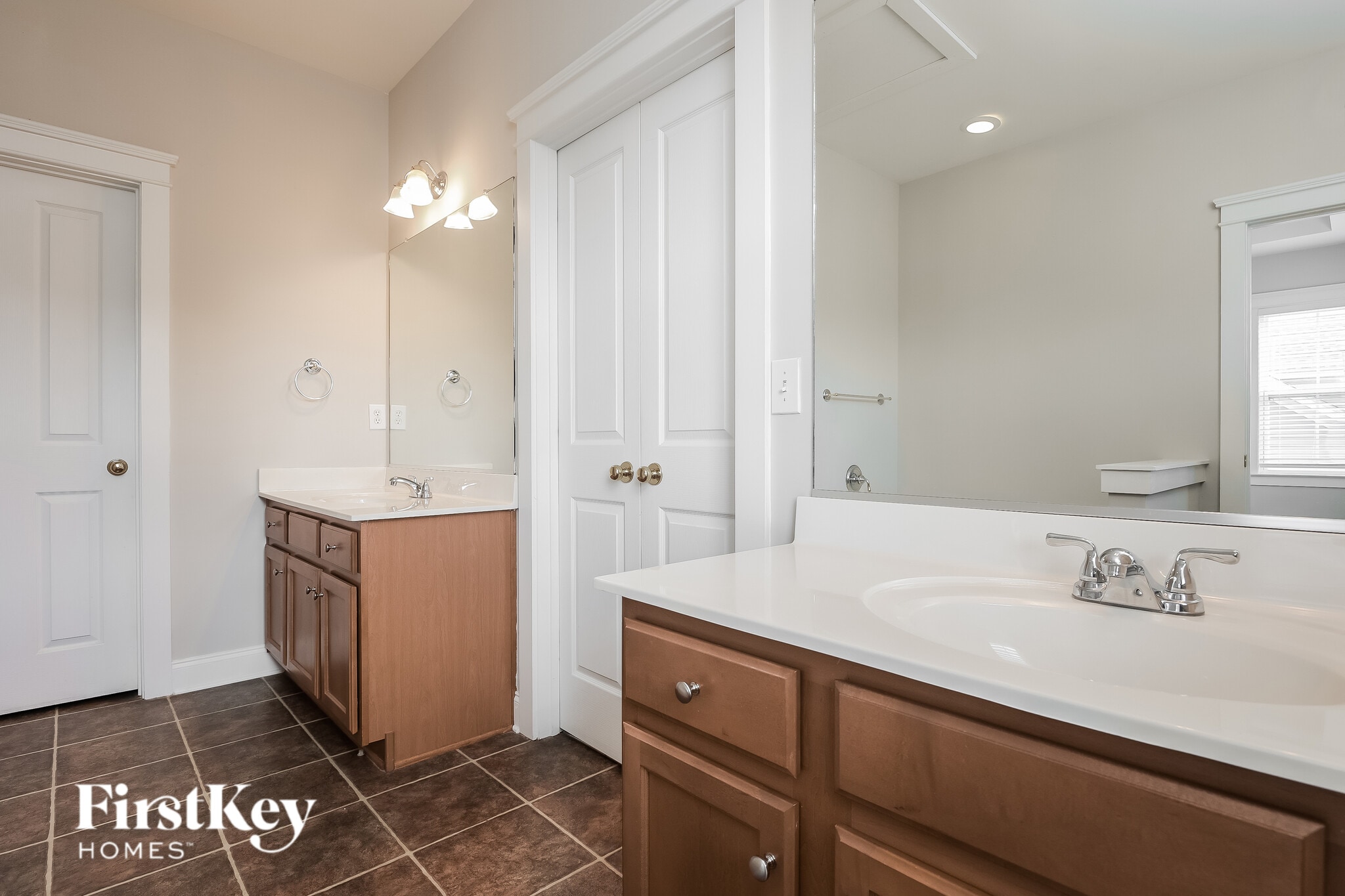 Building Photo - 228 Silverwood Ln