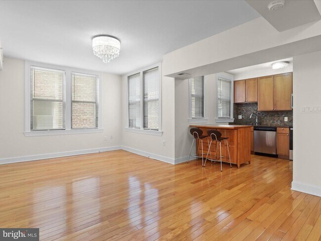 Building Photo - 1858 California St NW