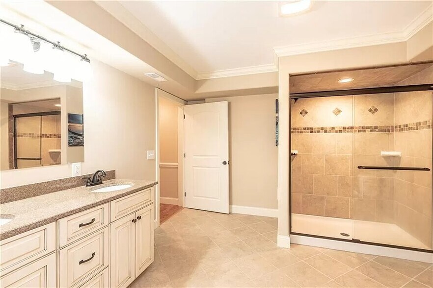 Basement full Bathroom - 4826 Morning Glow Ln