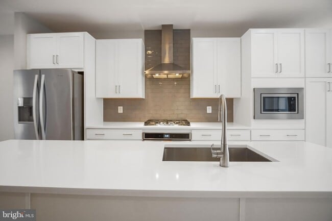 Building Photo - 621 Parkside Pl NE