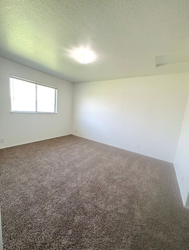 Building Photo - MA346