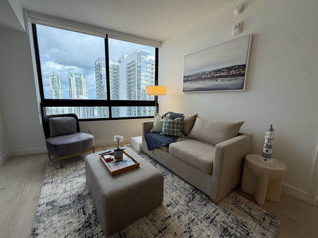 Building Photo - 225 N Miami Ave