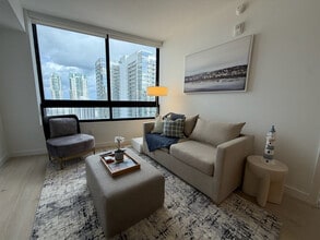 Building Photo - 225 N Miami Ave