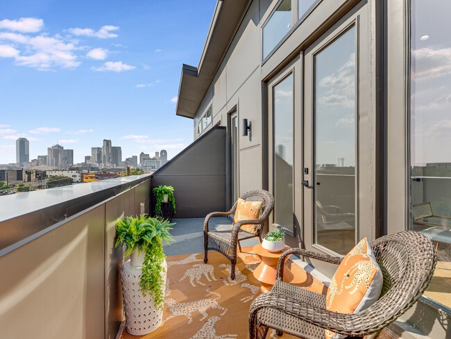 Building Photo - 2080 Kelly Ave