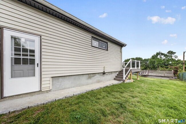 Building Photo - 207 Hillcrest Rd