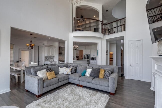 Building Photo - 8 Cypress Point Ct