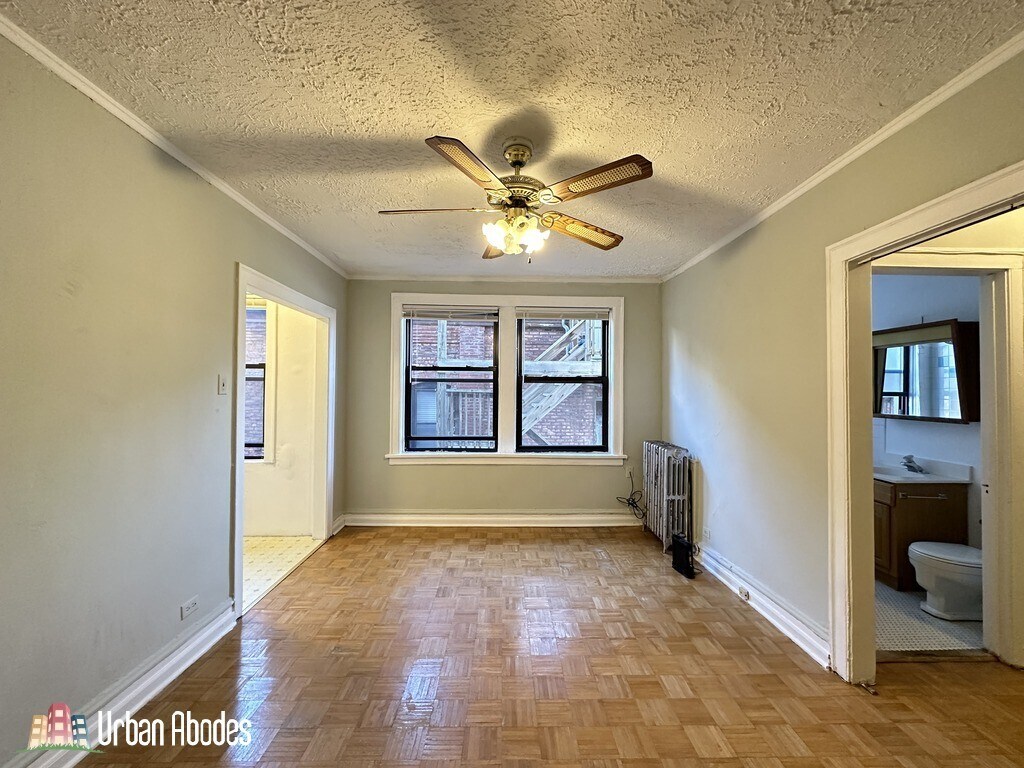 Building Photo - 701 W Belmont Ave