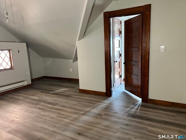 Building Photo - 1537 Chapel St