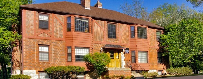 Primary Photo - Walnut Manor