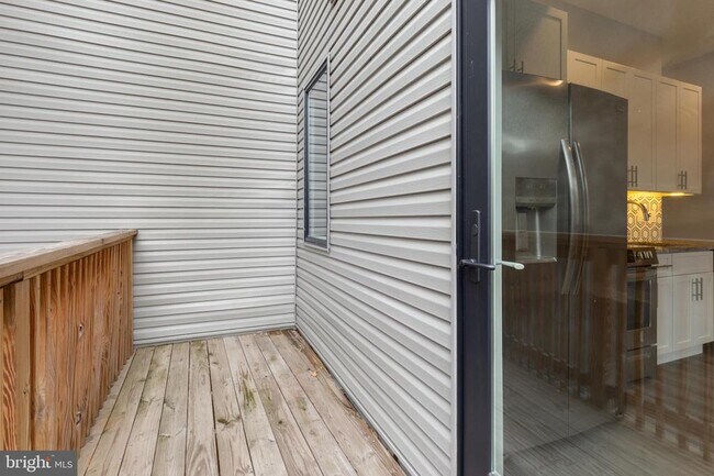 Building Photo - 2119 N Front St