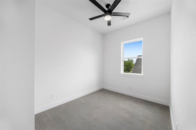 Building Photo - 1046 Marjorie St