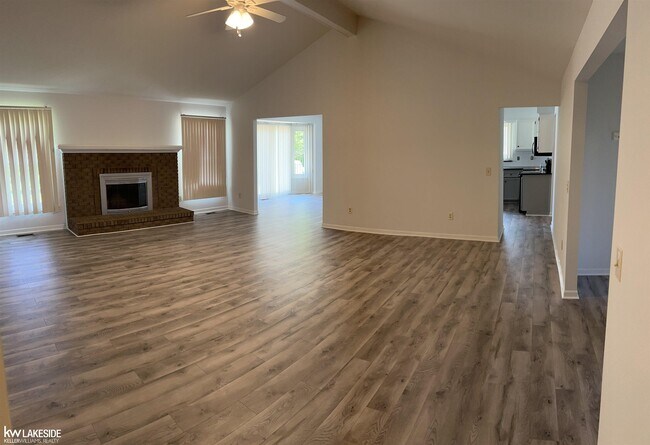 Building Photo - 52156 Antler Dr