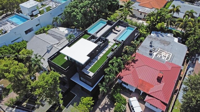 Building Photo - 420 SW 15th Rd