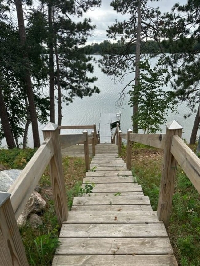 Building Photo - East Twin Lake Home - 3 BR, 2 Bath Single ...