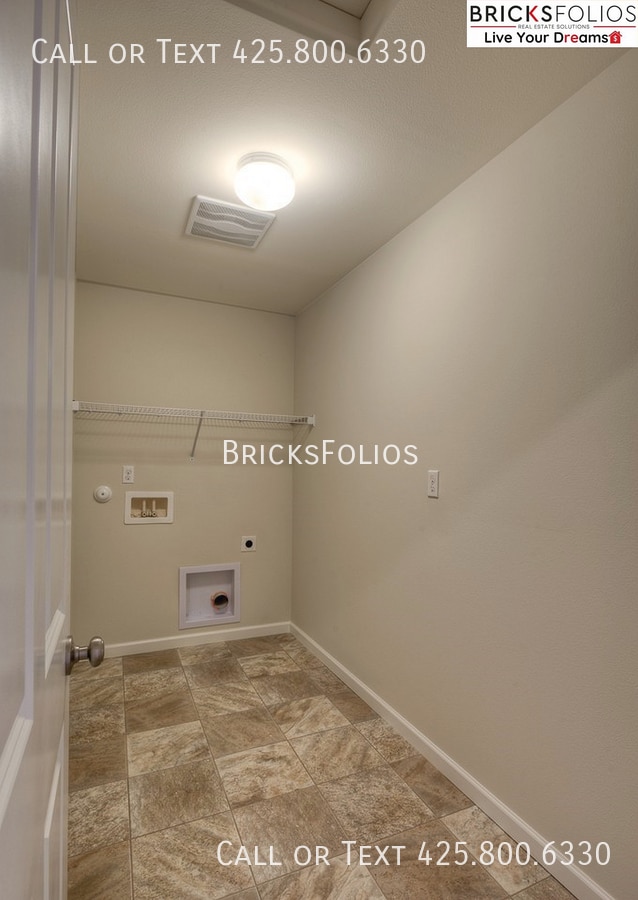 Building Photo - Your Puyallup Dream Home is Here – Open Layout, amazing Kitchen & More