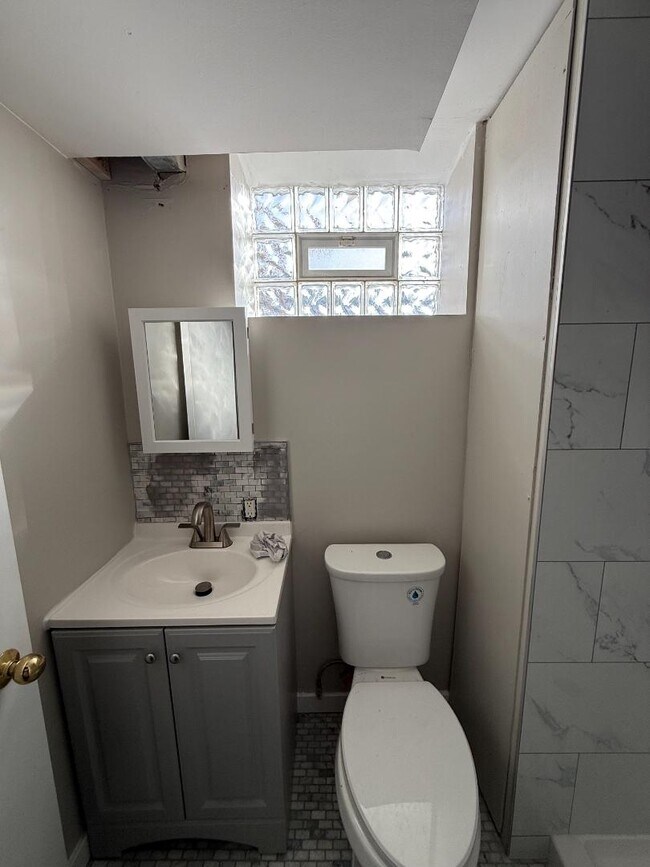 Building Photo - 3553 Dupont Ave S