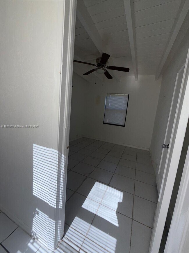 Building Photo - 1503 NE 128th St