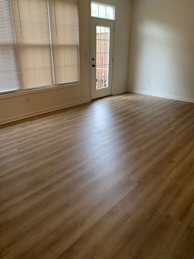 Building Photo - Townhouse for Rent in Taylor Springs