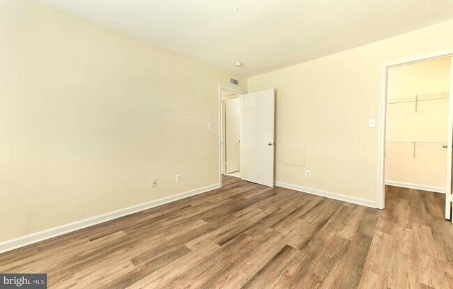 Building Photo - 1706 Ascot Way