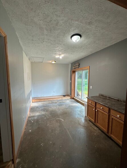Mudroom/workshop - 1415 S Oak St