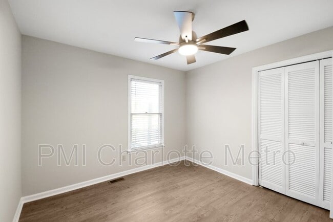 Building Photo - 1207 Harvard St