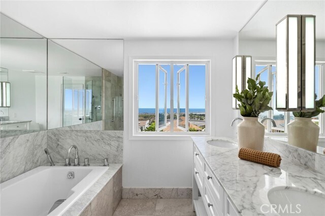 Building Photo - 25 Point Loma Dr
