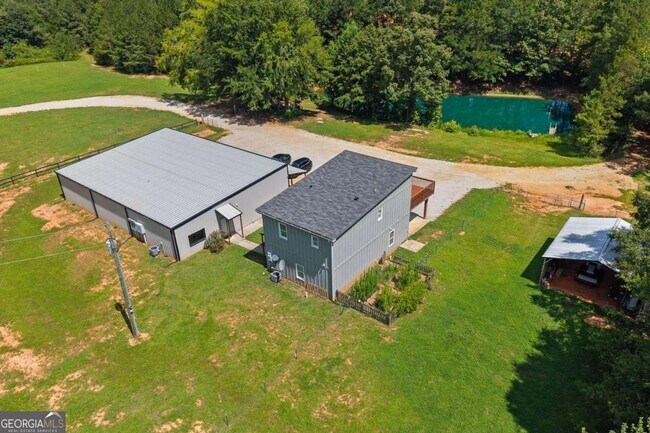 Building Photo - 221 Columbus Dr