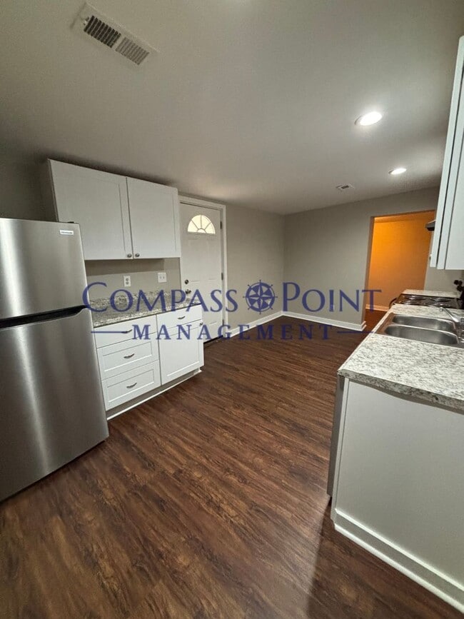 Building Photo - COME RELAX IN YOUR NEW HOME! -First Month's Rent Free!