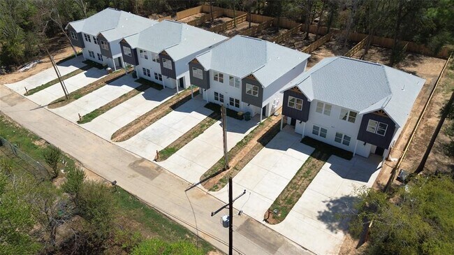 Building Photo - 811 Avenue J