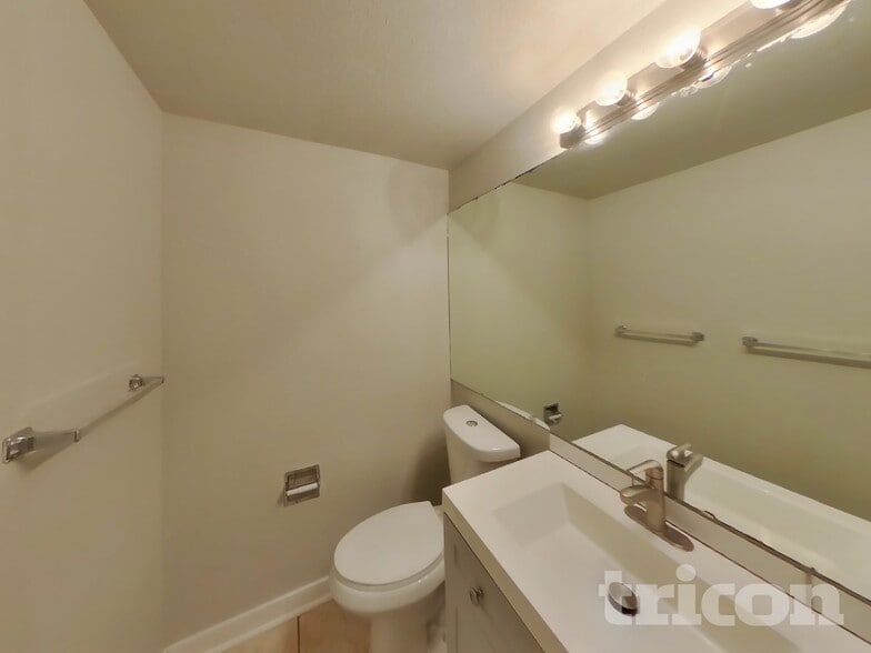 Building Photo - 33641 26th Ct SW