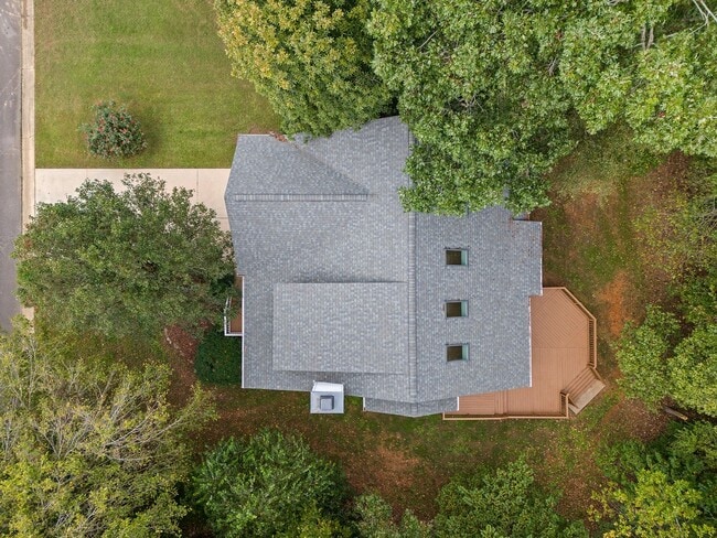 Building Photo - Pittsboro Three Bedroom Home with Large bonus August Availability!