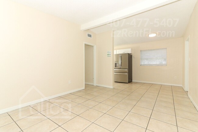 Building Photo - 4 Bed 1 Bath with Carport - Completely Rem...