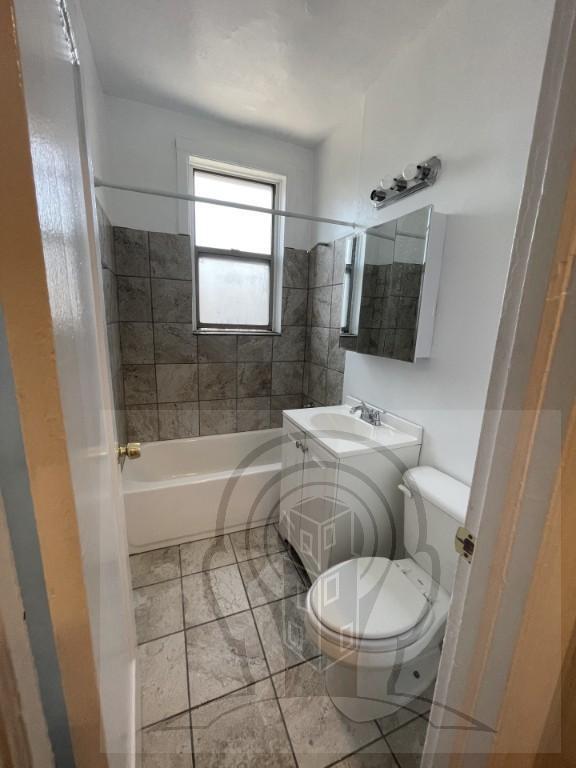 Building Photo - 1 bedroom in CHICAGO IL 60626