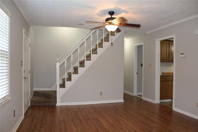 Building Photo - 1870 Rose Garden Ln