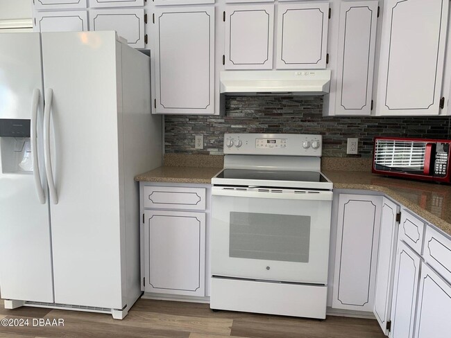 Building Photo - 145 Riverwalk Ct