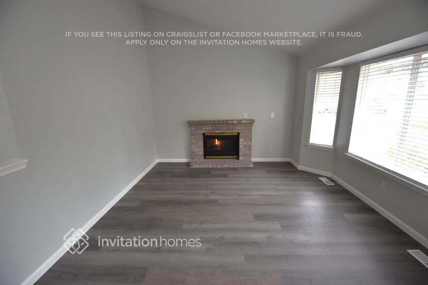 Building Photo - 5443 Komachin Loop SE