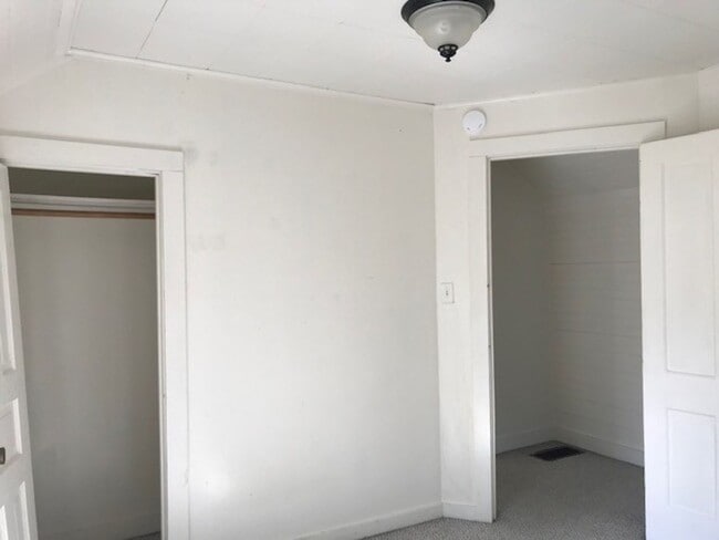 Building Photo - 3 Bedroom, 1 Bathroom Home in Sunnyland! PRELEASE NOW! Reserve this home for only $500*