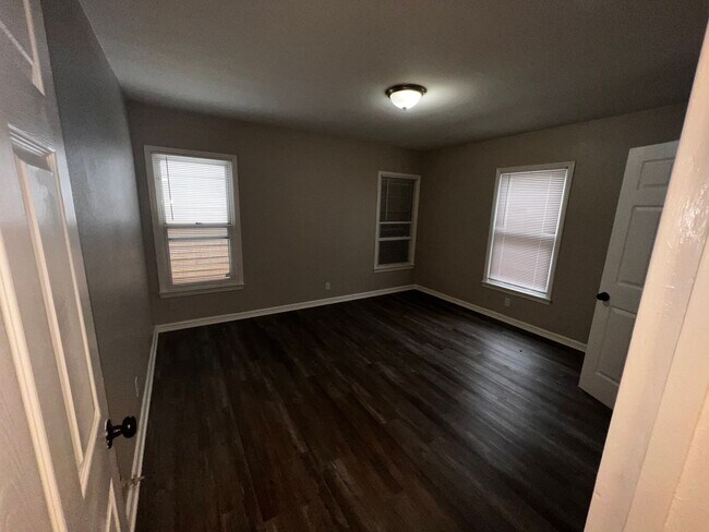 Building Photo - 3301 Austin St