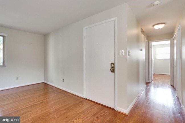 Building Photo - 4510 Washington Blvd