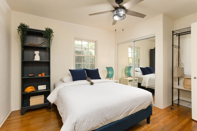 Building Photo - Beautiful 3 Bedroom Home in Prime North Hollywood Location