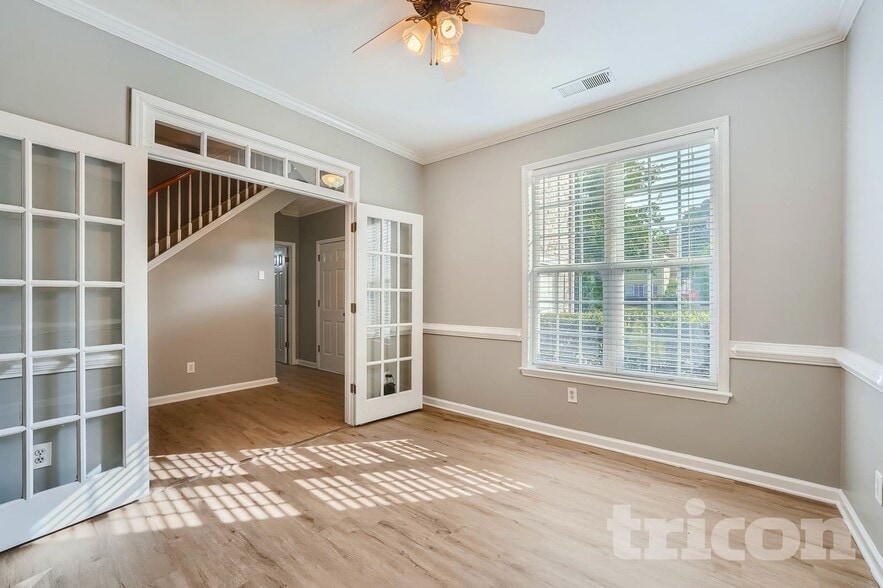 Building Photo - 2242 Rosemoore Walk NE