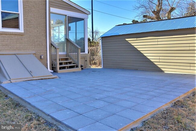 Building Photo - 1202 Parker Ave