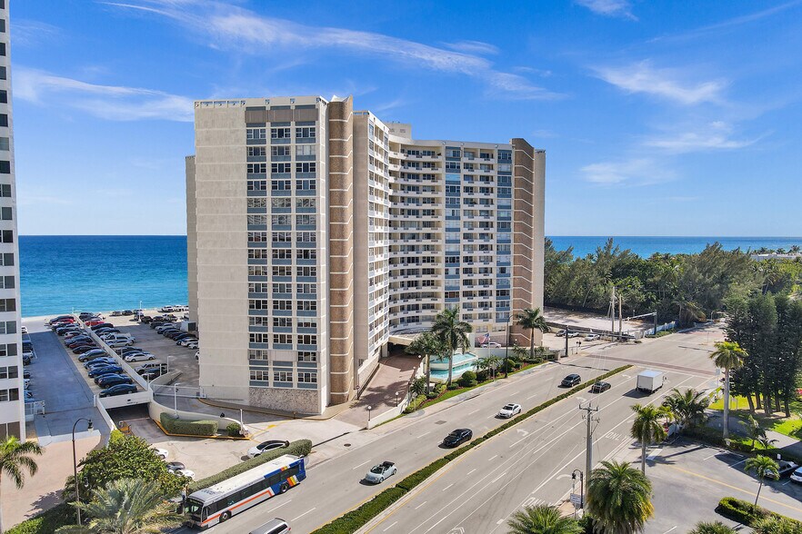 Building Photo - 3180 S Ocean Dr