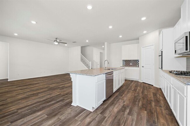 Building Photo - 3643 Sorriso Ln